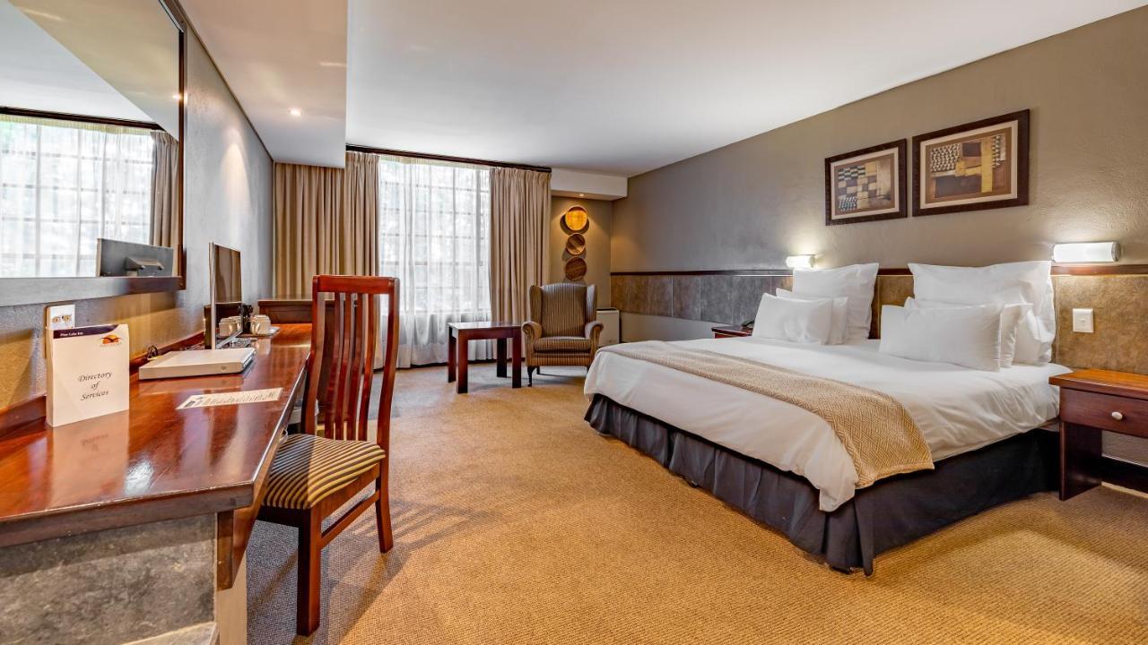 African Sky Hotels - Pine Lake Inn White River Exteriör bild