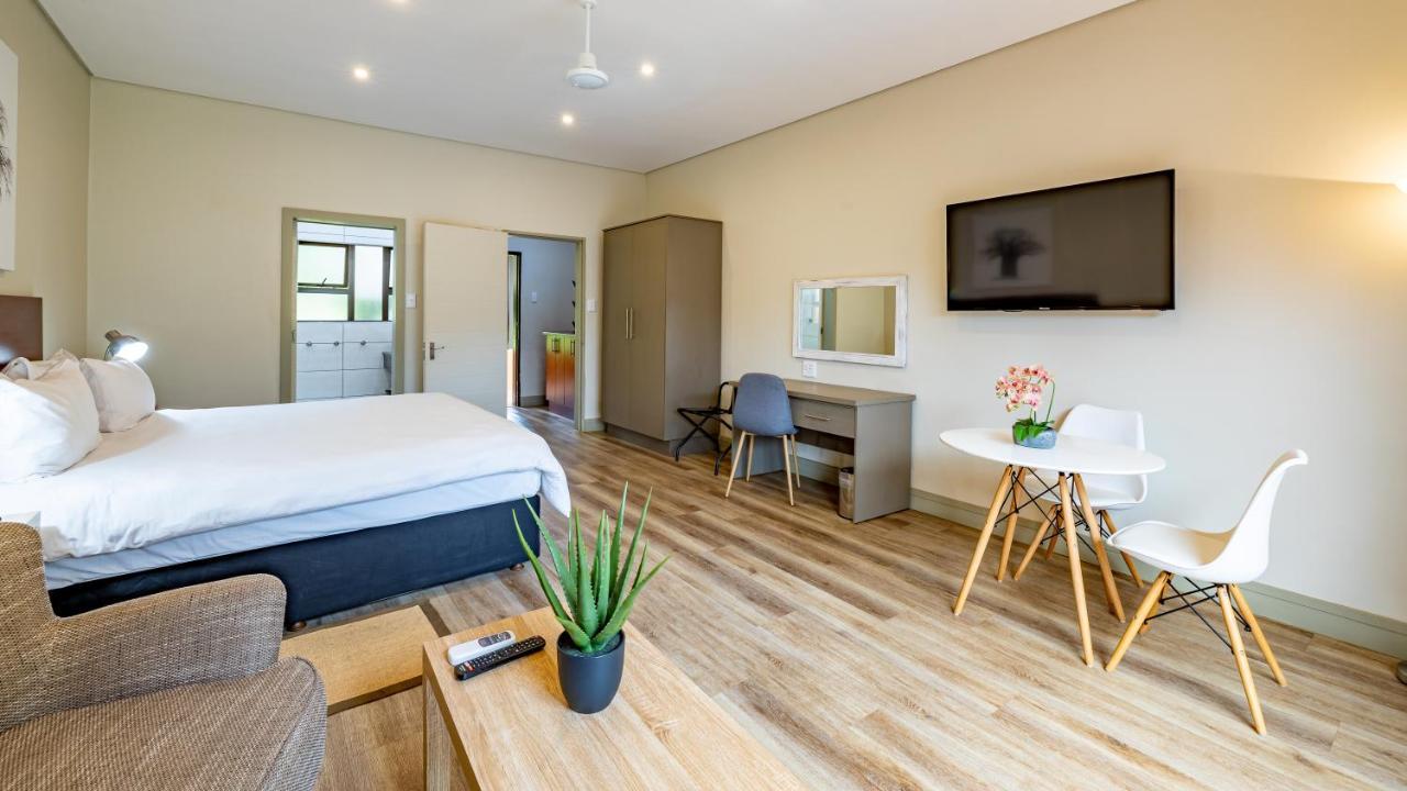 African Sky Hotels - Pine Lake Inn White River Exteriör bild