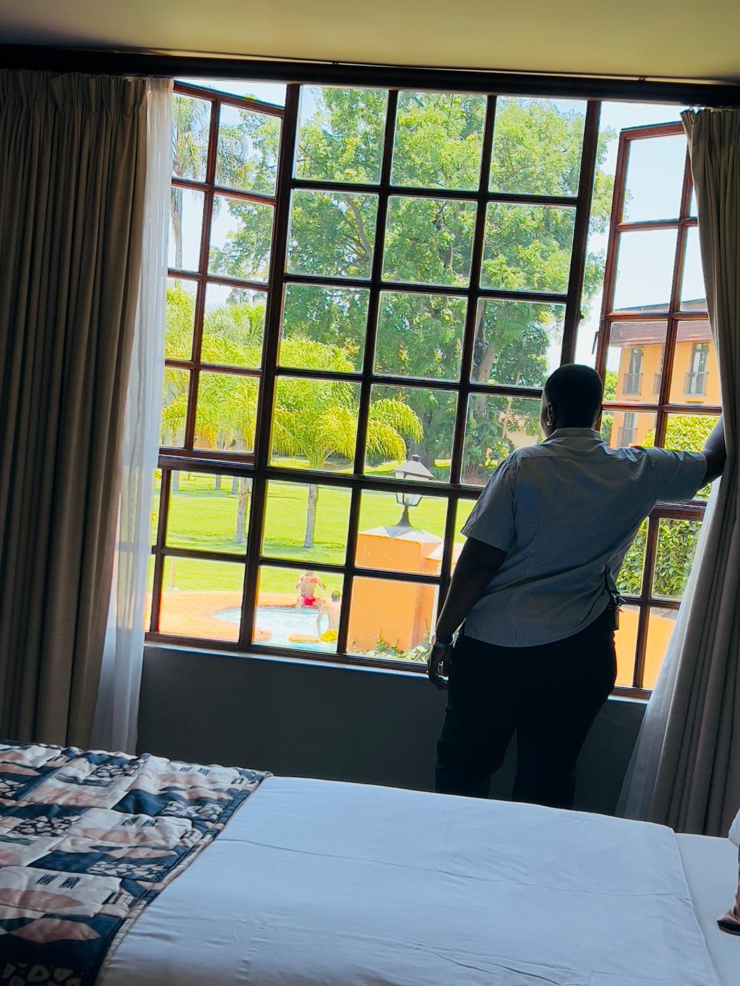 African Sky Hotels - Pine Lake Inn White River Exteriör bild