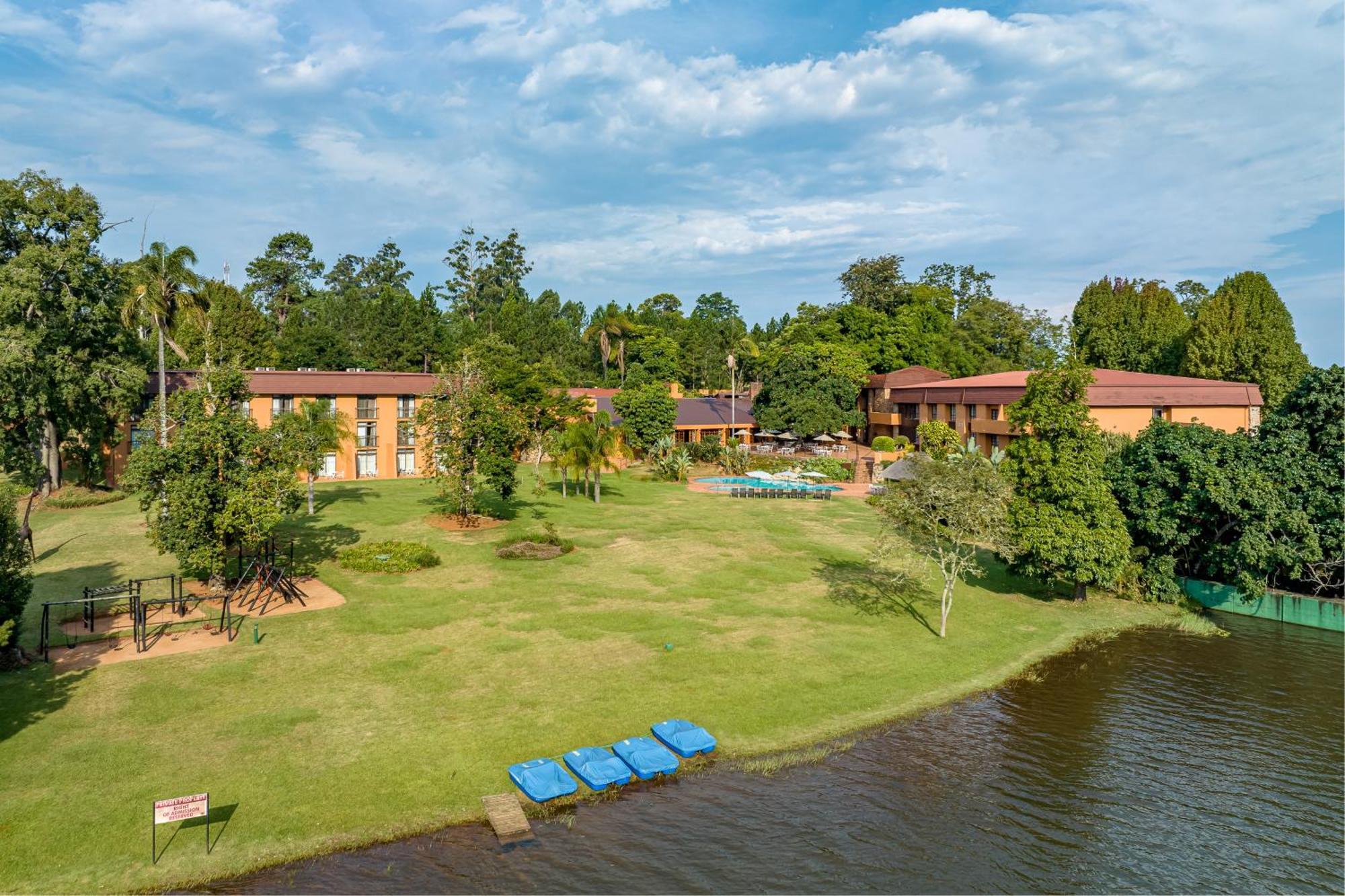 African Sky Hotels - Pine Lake Inn White River Exteriör bild