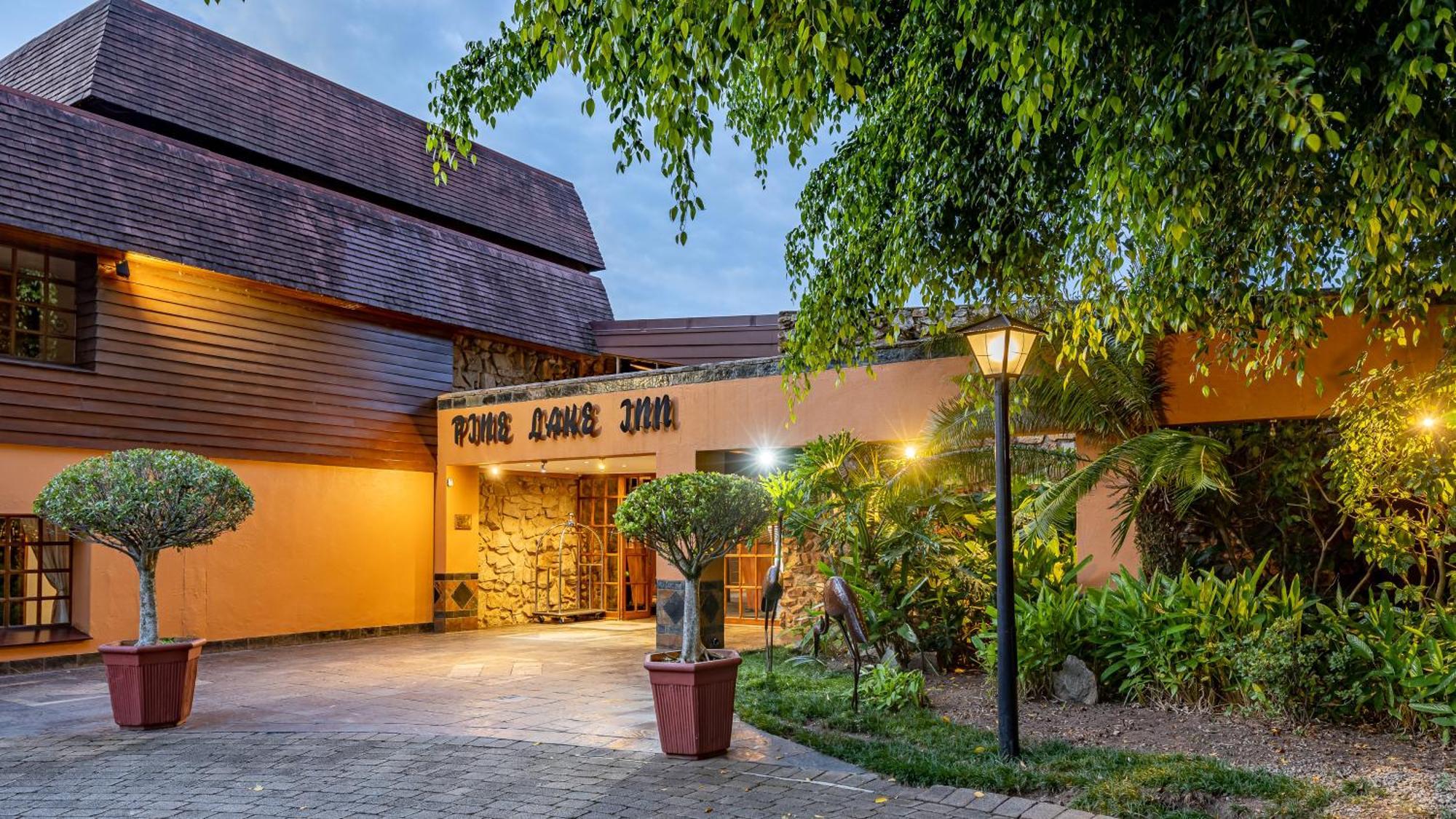 African Sky Hotels - Pine Lake Inn White River Exteriör bild