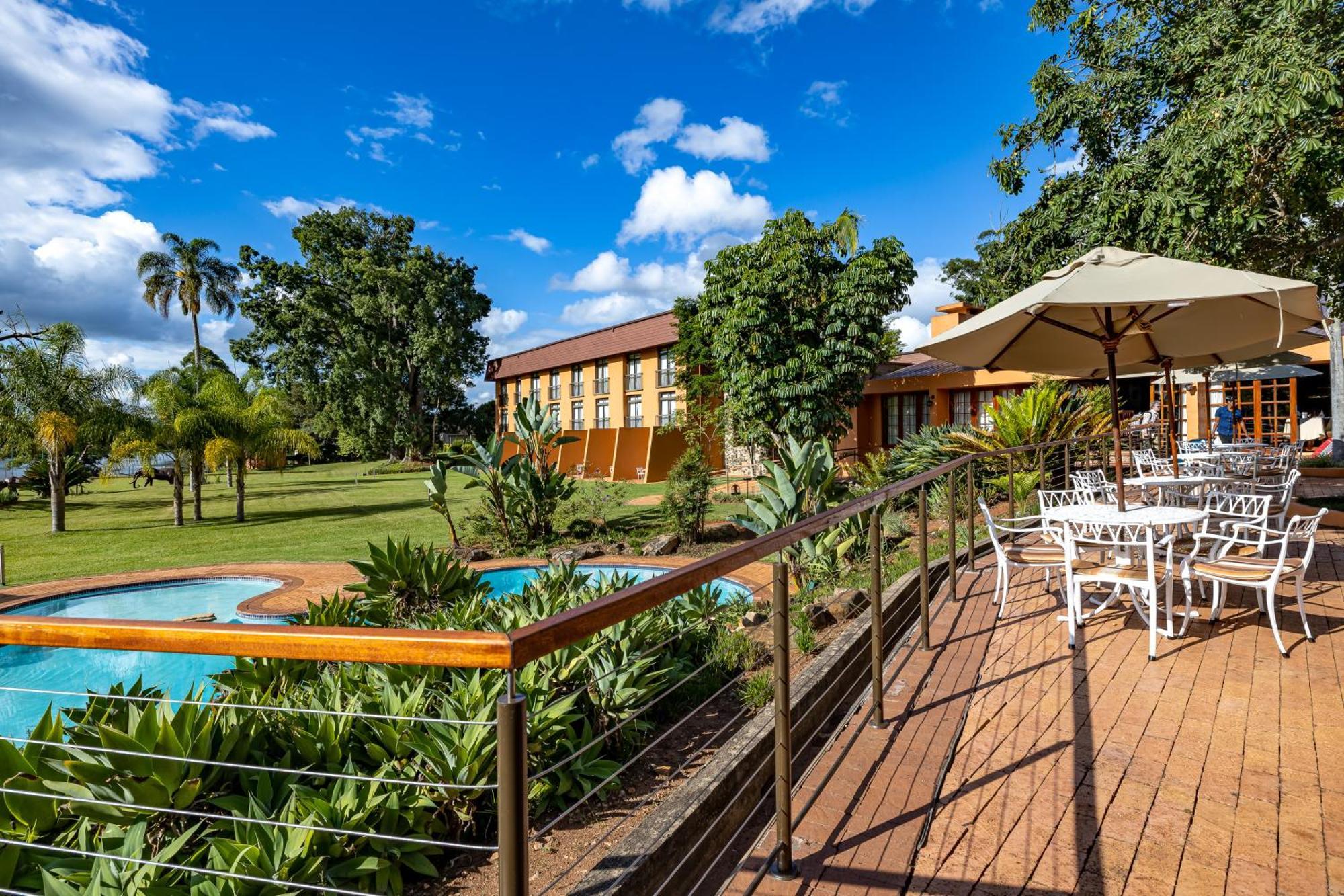 African Sky Hotels - Pine Lake Inn White River Exteriör bild