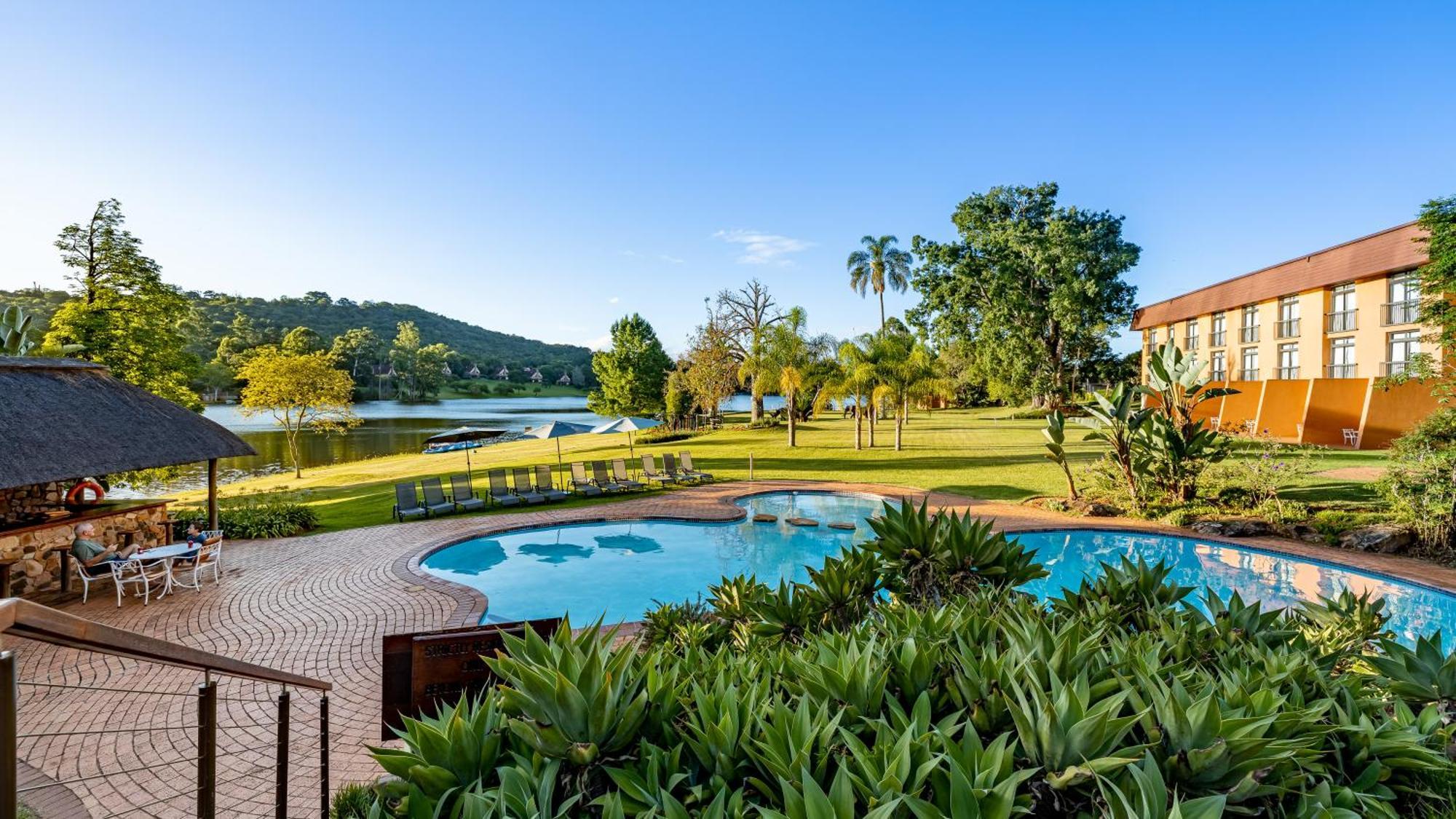 African Sky Hotels - Pine Lake Inn White River Exteriör bild